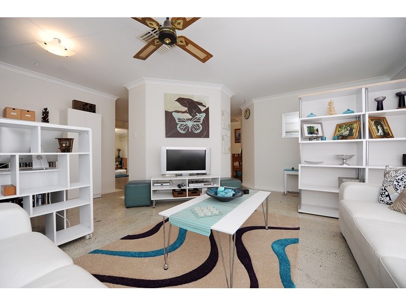 104 Strawberry Drive, Seville Grove WA 6112