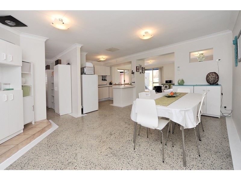 104 Strawberry Drive, Seville Grove WA 6112