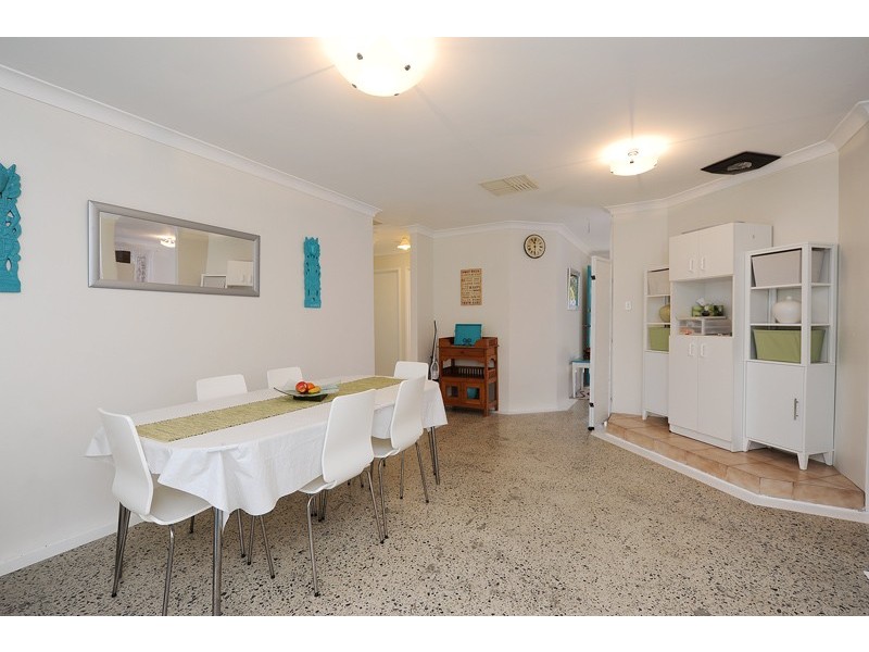 104 Strawberry Drive, Seville Grove WA 6112