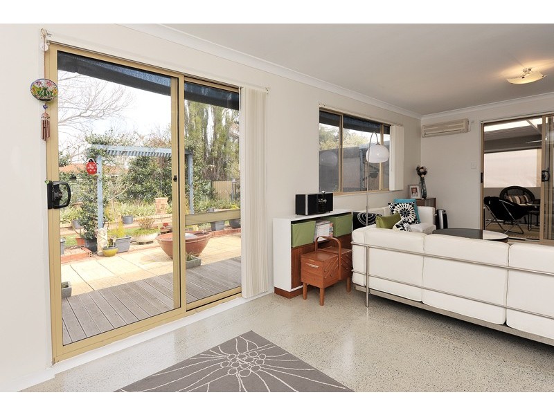 104 Strawberry Drive, Seville Grove WA 6112