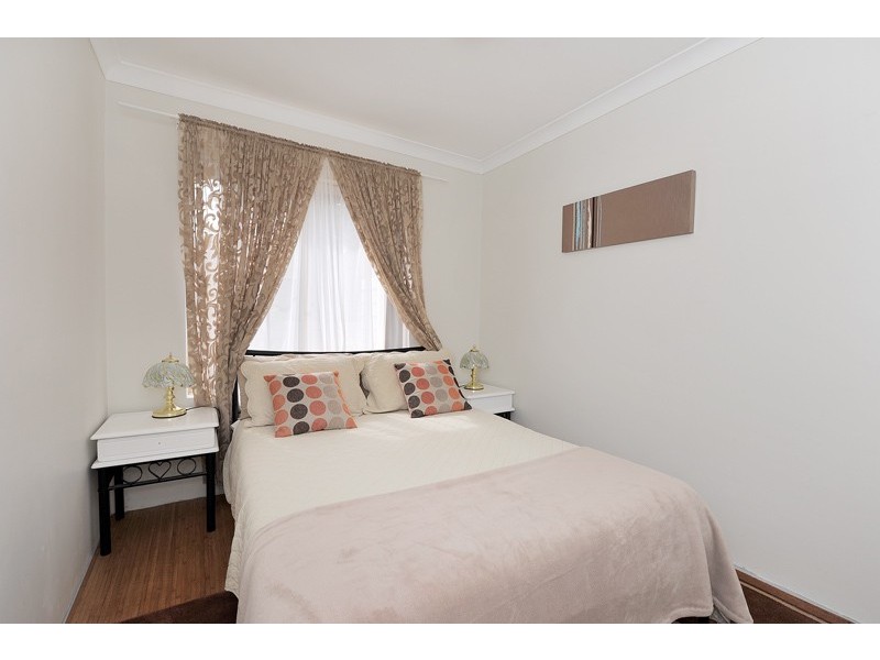 104 Strawberry Drive, Seville Grove WA 6112