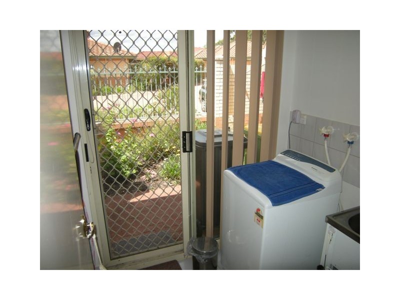 6/8 Heron place, Maddington WA 6109