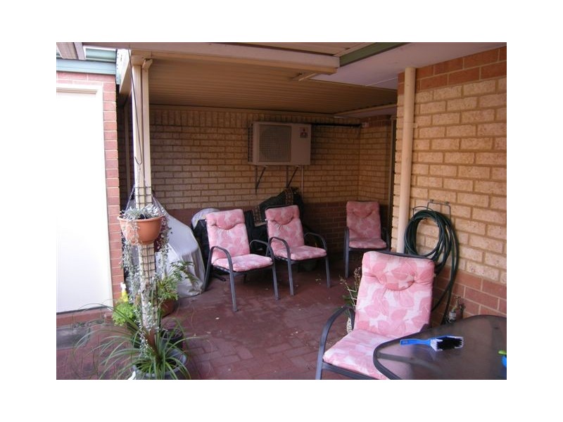 6/8 Heron place, Maddington WA 6109