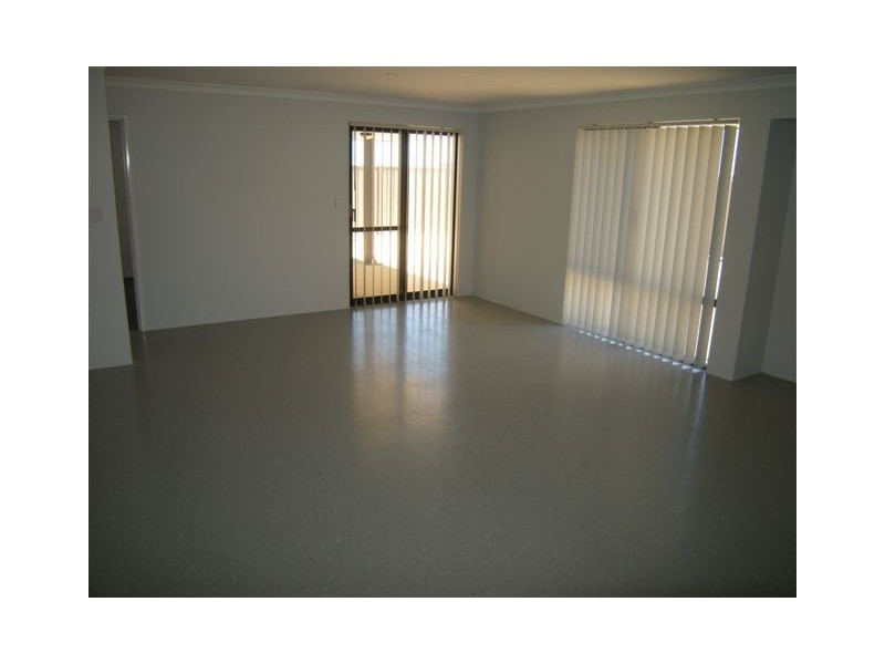 17 Jeffrey Loop, Brookdale WA 6112