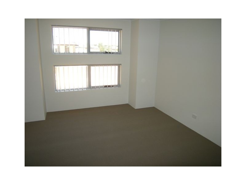 25 Jeffrey Loop, Brookdale WA 6112