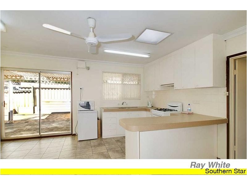 18 Banksia Road, Camillo WA 6111