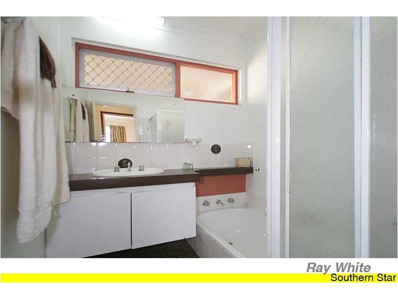 18 Banksia Road, Camillo WA 6111