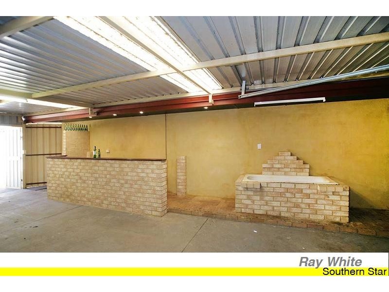 18 Banksia Road, Camillo WA 6111