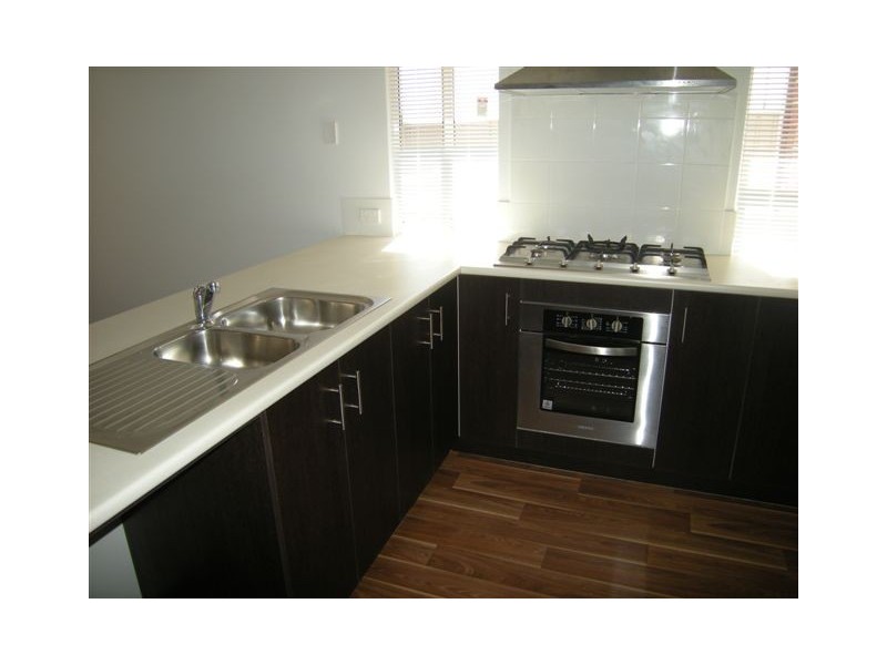 72 Chiltern Ave, Brookdale WA 6112