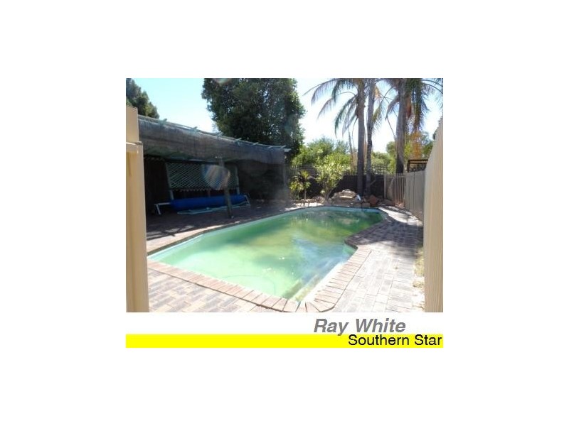 10 Cowra Court, Armadale WA 6112