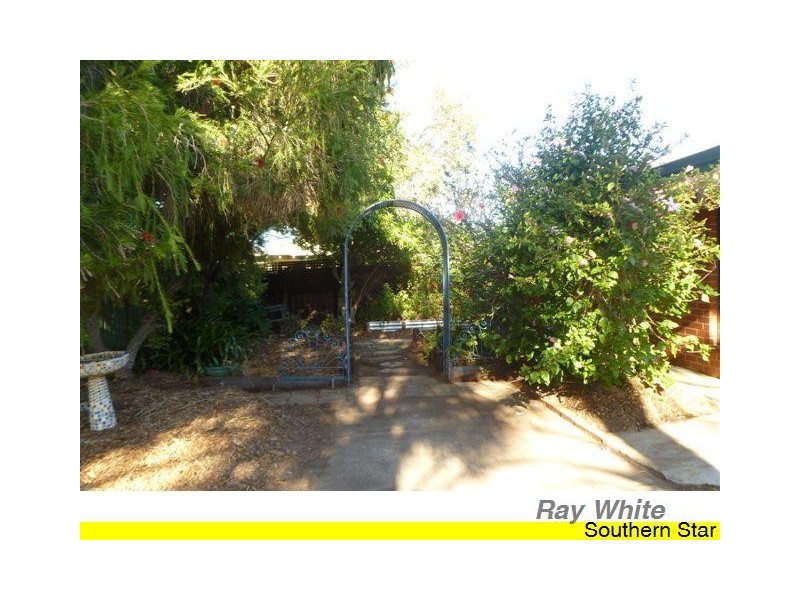 6 Cowra Court, Armadale WA 6112