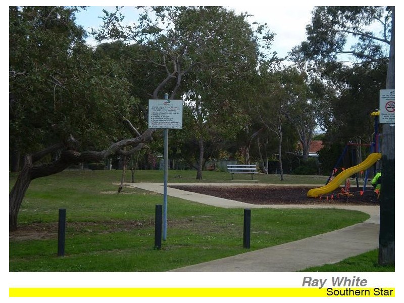 2/40 Lensham Place, Armadale WA 6112