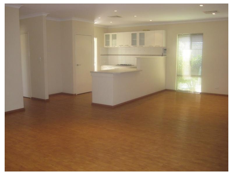 1/378 Kew Street, Cloverdale WA 6105