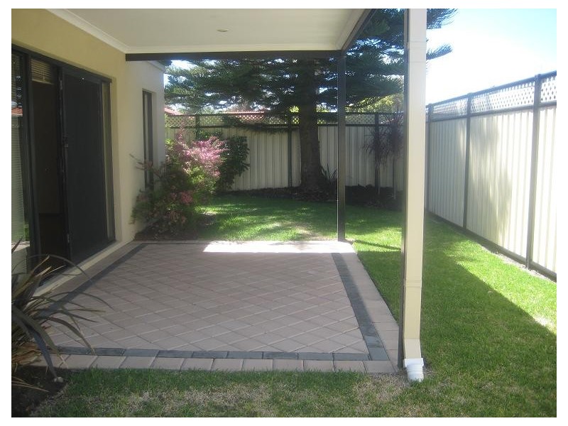 1/378 Kew Street, Cloverdale WA 6105