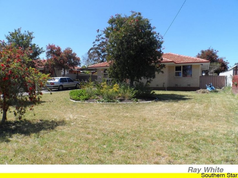 14 Grasmere Place, Kelmscott WA 6111