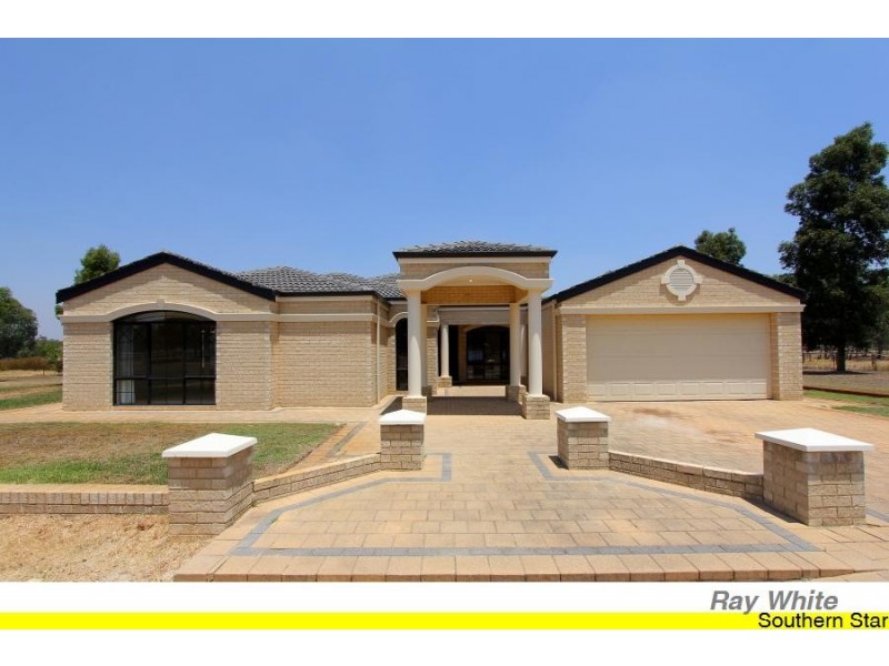 754 Rowley Road, Oakford WA 6121