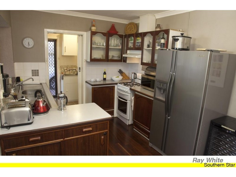 24 Peter Street, Kelmscott WA 6111