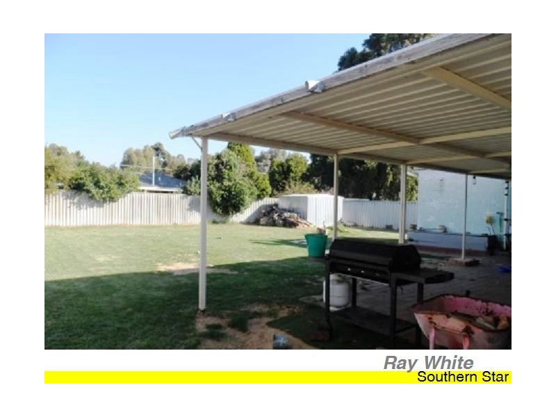 8 Pigott Street, Armadale WA 6112