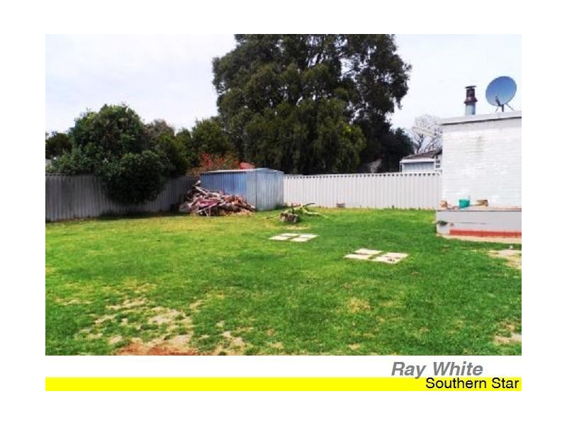 8 Pigott Street, Armadale WA 6112