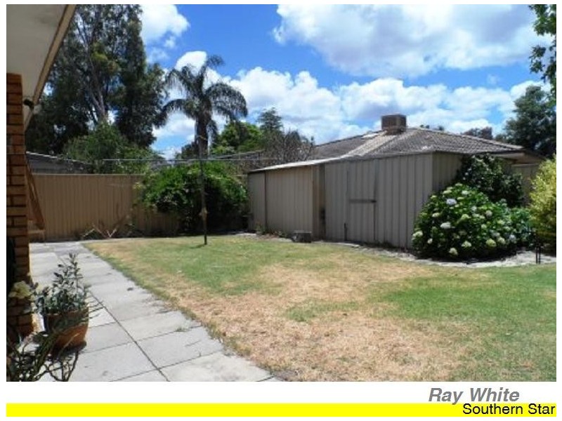 18 Braemore Street, Seville Grove WA 6112