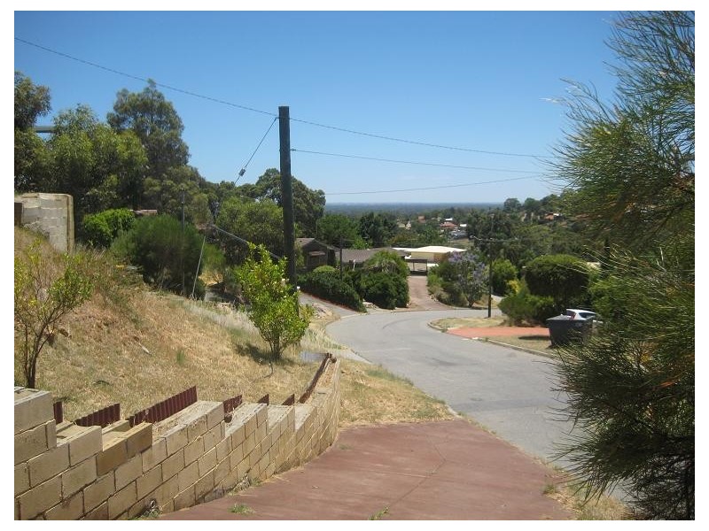 14 Amethyst Crescent, Mount Richon WA 6112