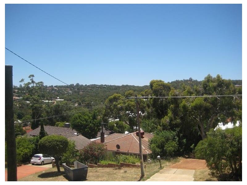 14 Amethyst Crescent, Mount Richon WA 6112