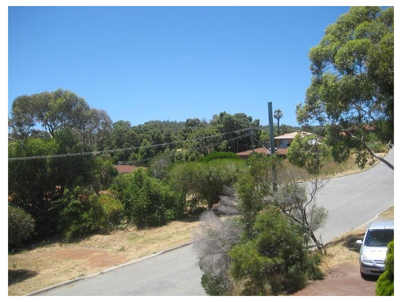 14 Amethyst Crescent, Mount Richon WA 6112