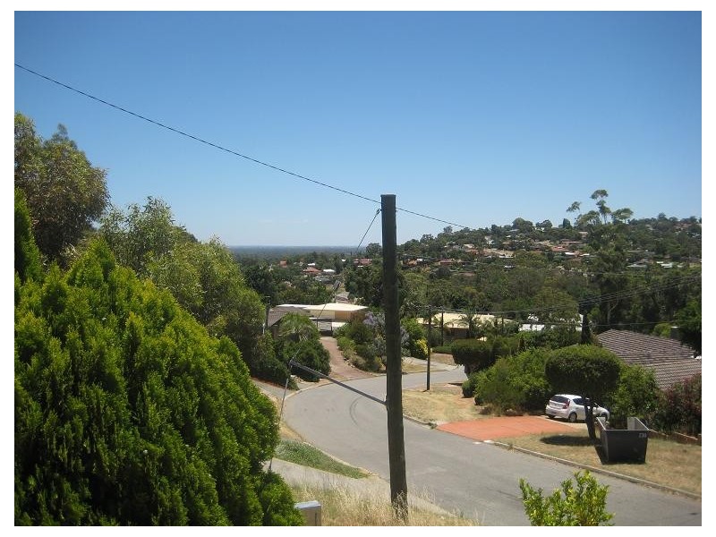 14 Amethyst Crescent, Mount Richon WA 6112