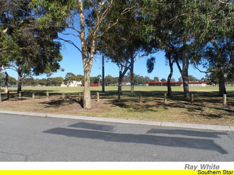 27 Bowden Place, Armadale WA 6112