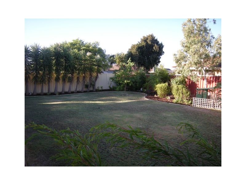 5 Jooleen Way, Thornlie WA 6108