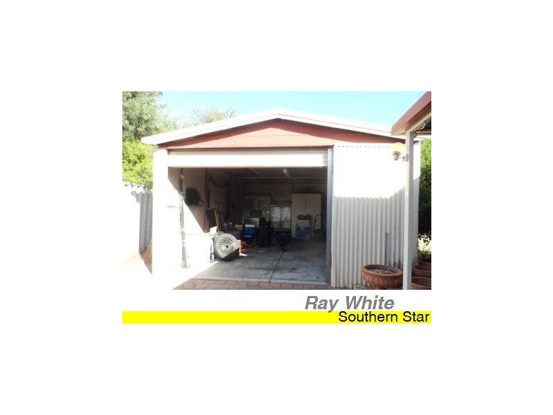 16 Grasmere Place, Kelmscott WA 6111
