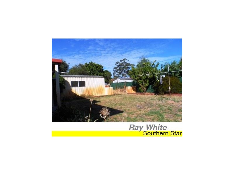 16 Grasmere Place, Kelmscott WA 6111