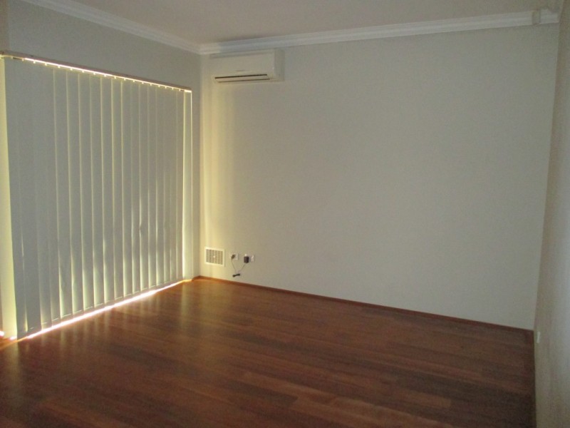 4/52 Fifth Road, Armadale WA 6112