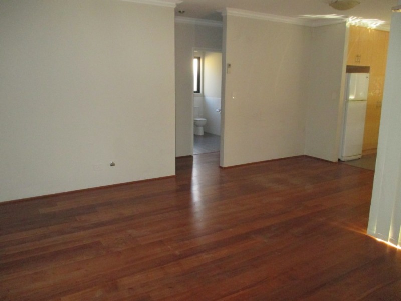 4/52 Fifth Road, Armadale WA 6112