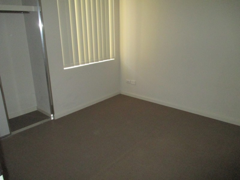 4/52 Fifth Road, Armadale WA 6112