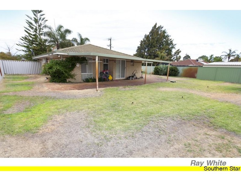 30 Hemingway Drive, Camillo WA 6111