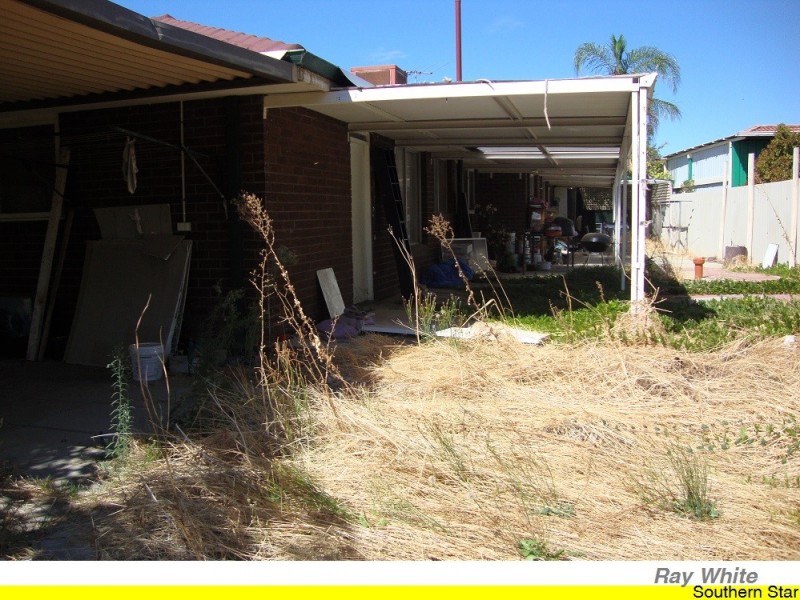 5 Slee Avenue, Kelmscott WA 6111