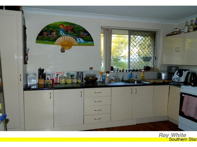 6 Silver Mallee Close, Camillo WA 6111