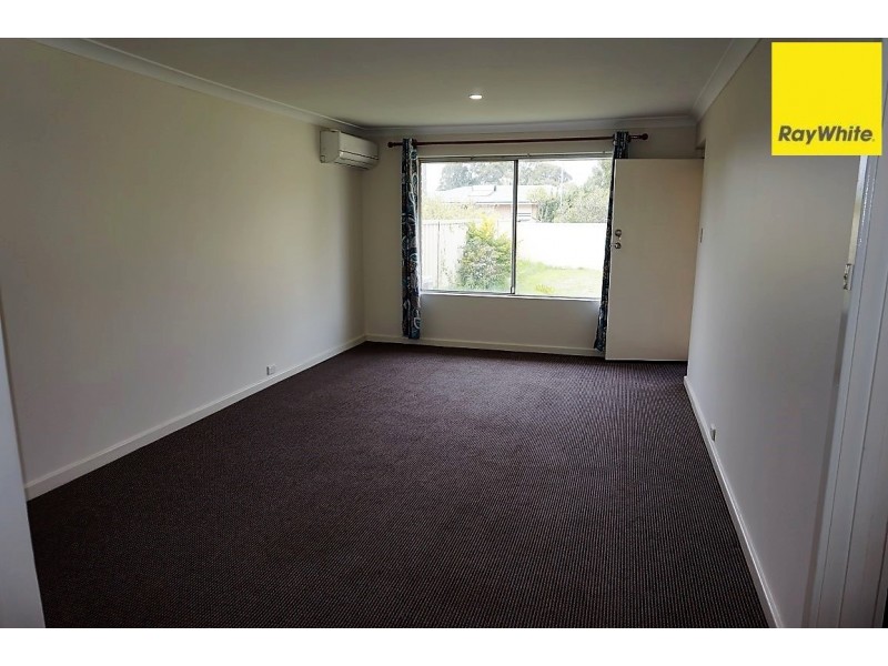 9 Hakea Road, Camillo WA 6111