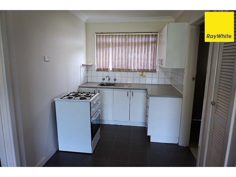 9 Hakea Road, Camillo WA 6111