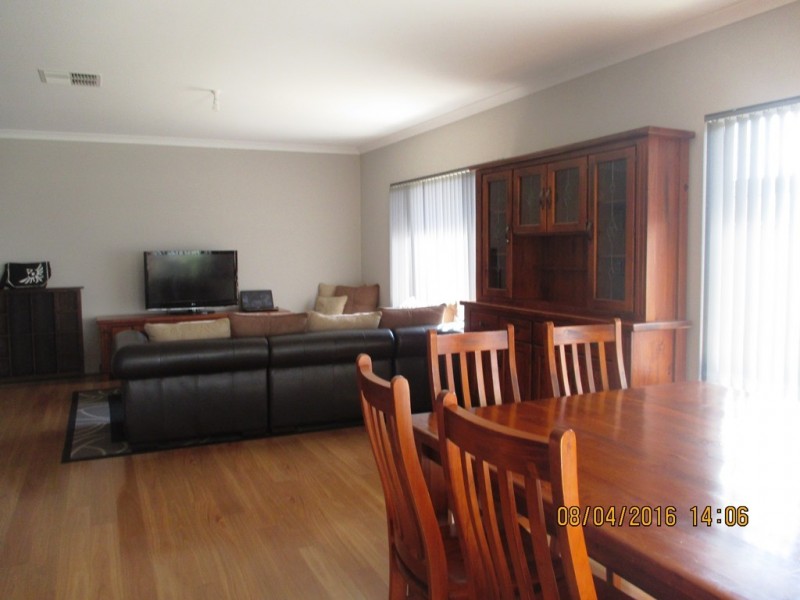 9 Larimar Parade, Byford WA 6122