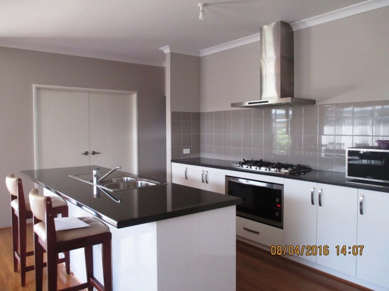 9 Larimar Parade, Byford WA 6122