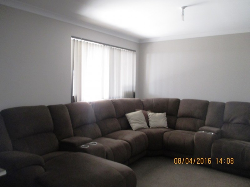 9 Larimar Parade, Byford WA 6122