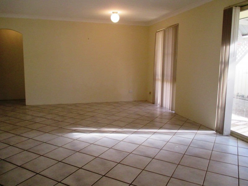 2 Reveley Close, Seville Grove WA 6112