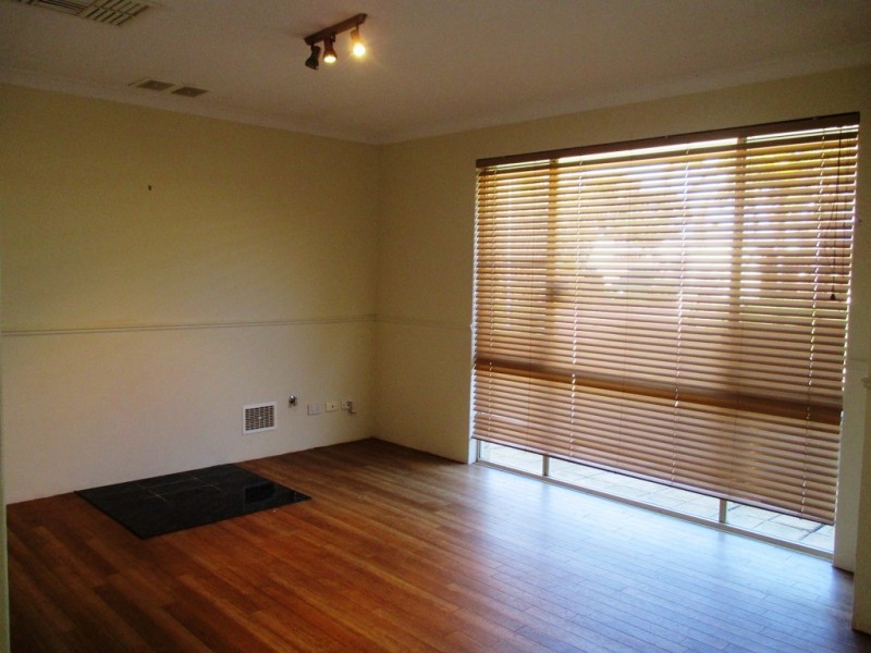 2 Reveley Close, Seville Grove WA 6112