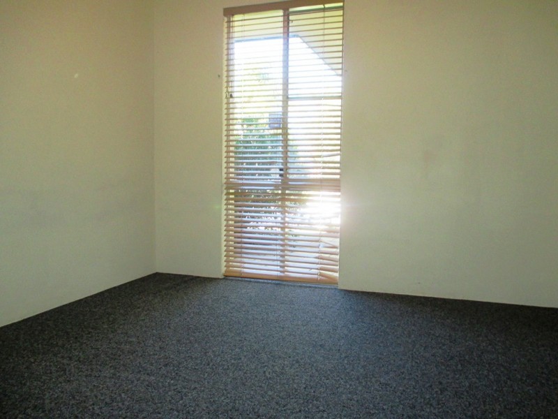 2 Reveley Close, Seville Grove WA 6112