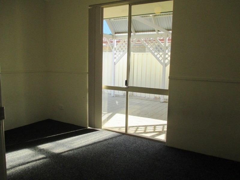 2 Reveley Close, Seville Grove WA 6112