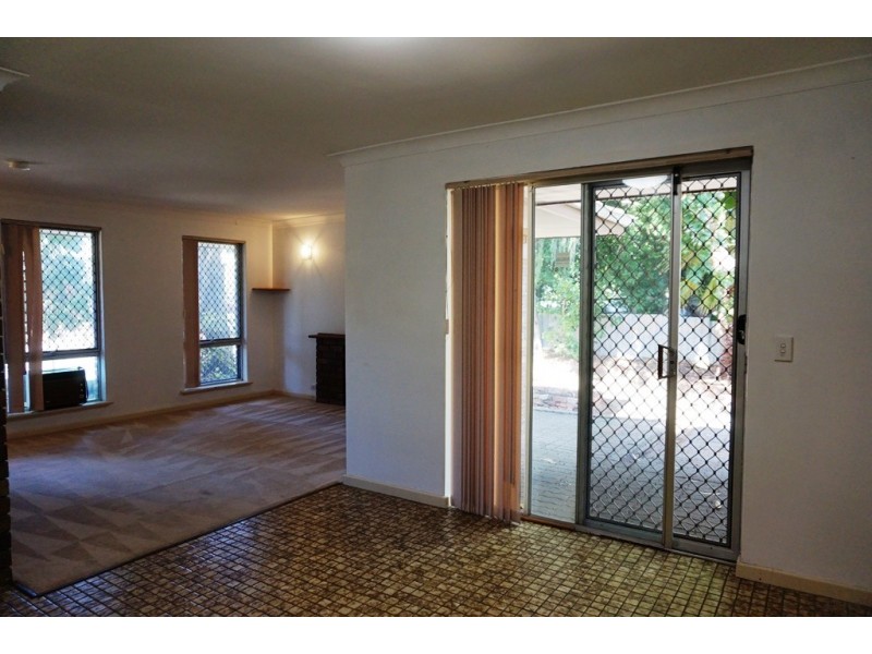 22 Dollis Way, Camillo WA 6111