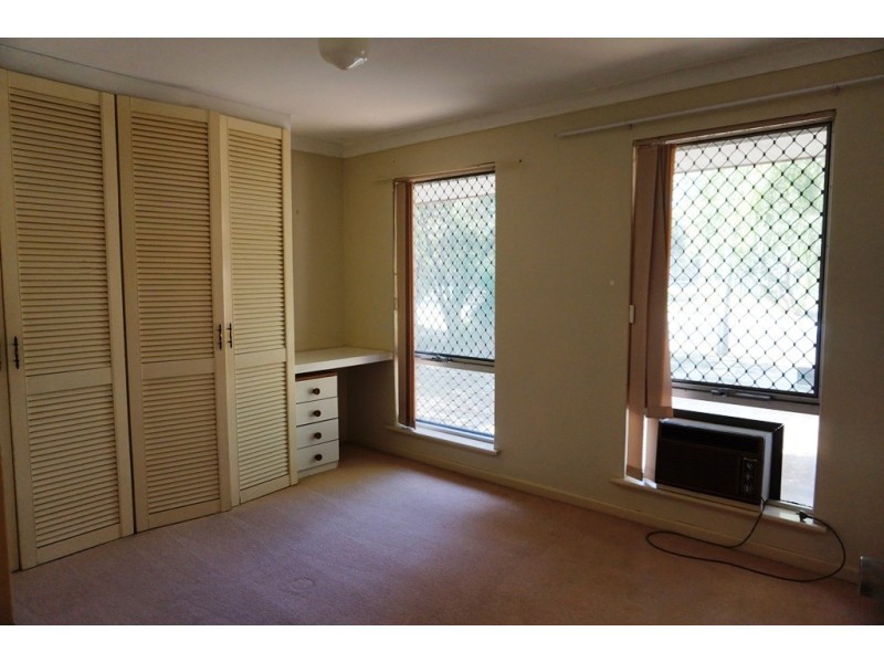 22 Dollis Way, Camillo WA 6111
