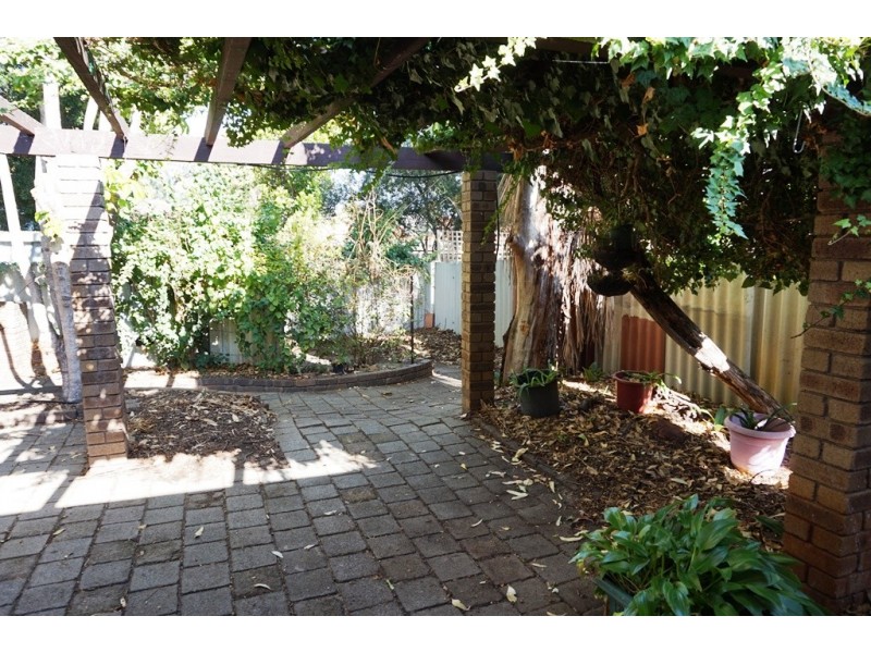 22 Dollis Way, Camillo WA 6111